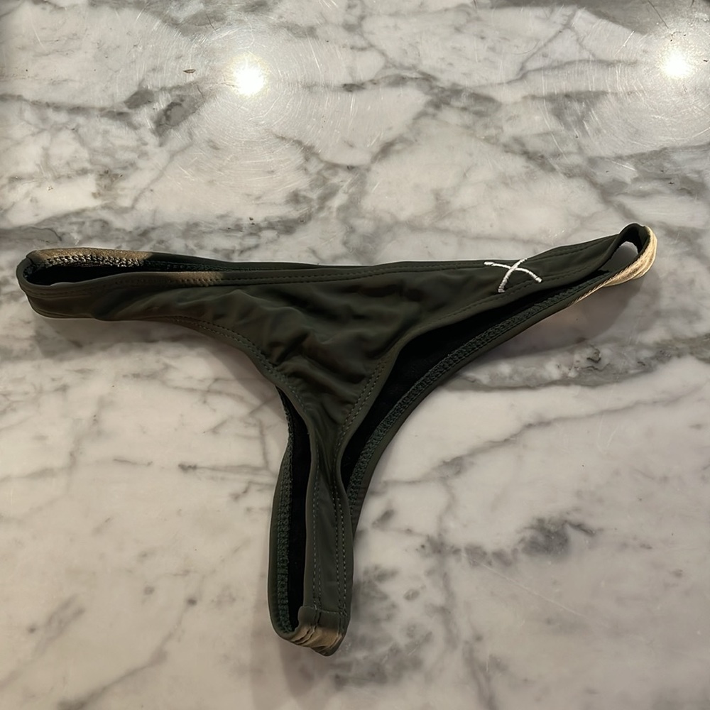 Boutine LA bottom - Picture 2 of 2